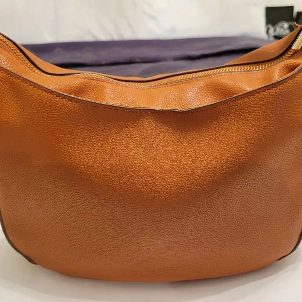 NEW DAY SHOULDER STRAP ZIP CLOSURE WOMEN"S SMALL BAG
